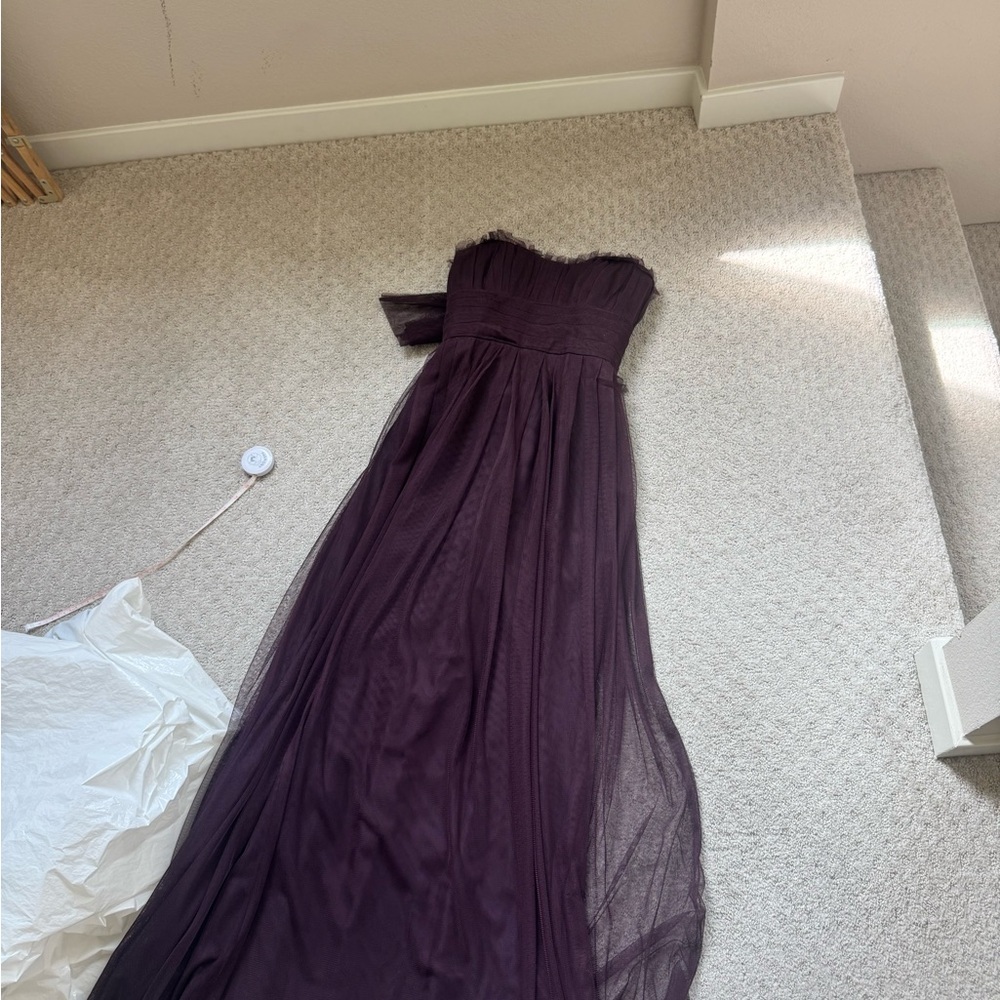 Vera Wang -Elegant Strapless Purple Gown